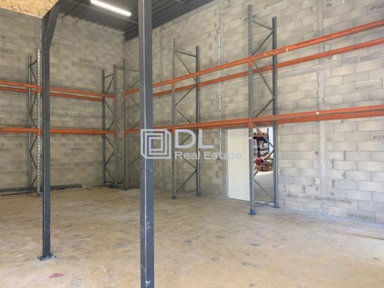 Entrepôt à louer à Servon - 150 m²