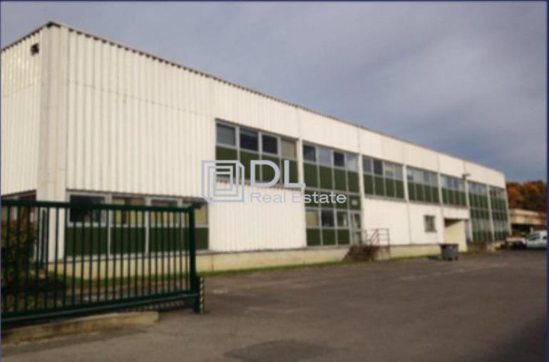 Entrepôt à louer à Bondoufle - 711 m²