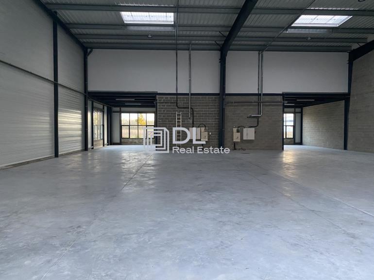 Entrepôt à vendre à Saint-Pierre-du-Perray - 1 424 m²