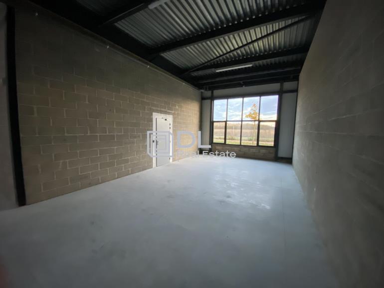 Entrepôt à vendre à Saint-Pierre-du-Perray - 1 424 m²