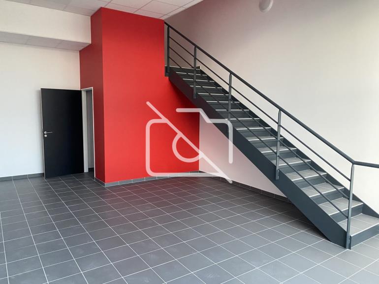Entrepôt à vendre à Saint-Pierre-du-Perray - 1 424 m²