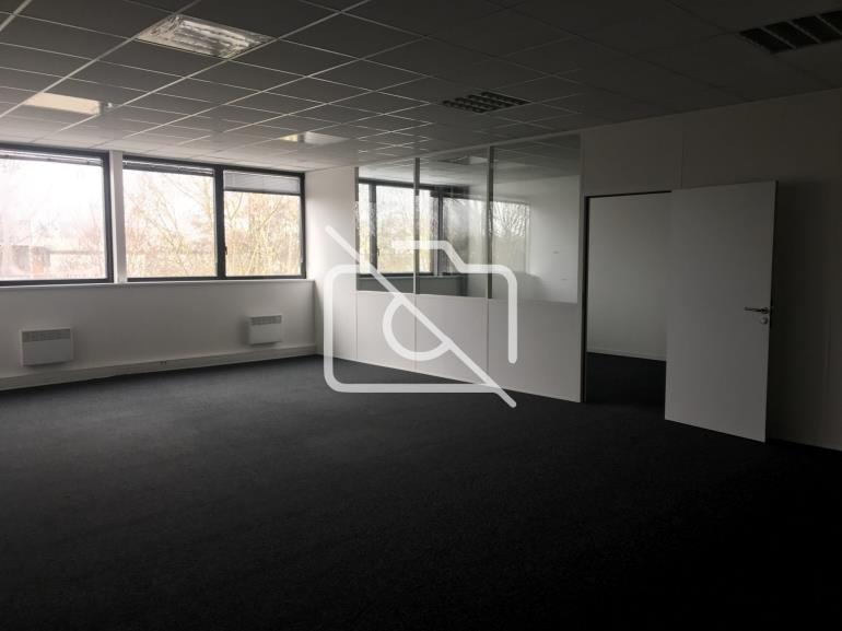 Entrepôt à louer à Lisses - 717 m²