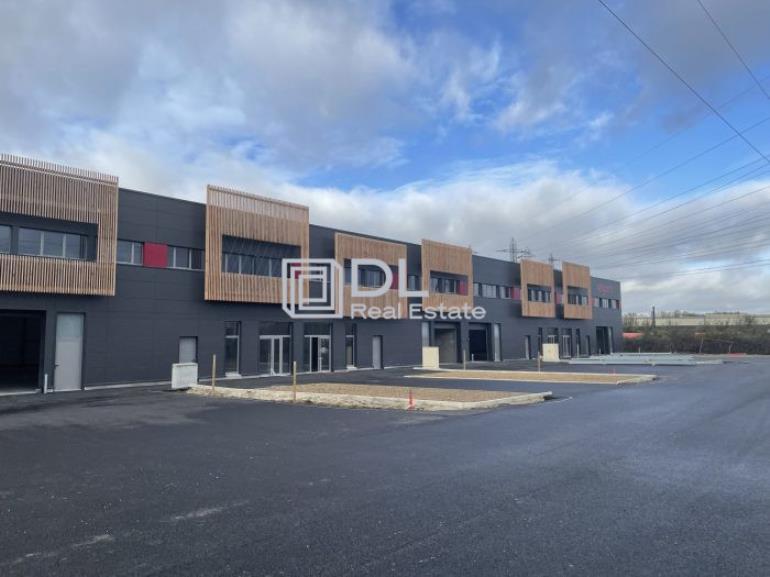 Entrepôt à louer à Créteil - 3 300 m²