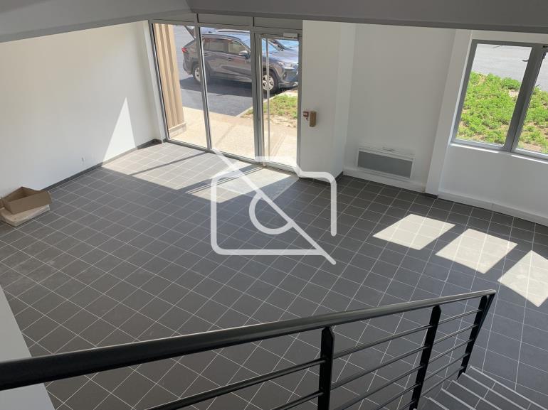Entrepôt à louer à Villebon-sur-Yvette - 1 866 m²