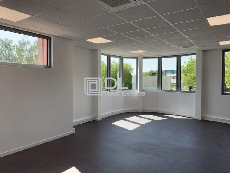 Entrepôt à louer à Villebon-sur-Yvette - 1 866 m²