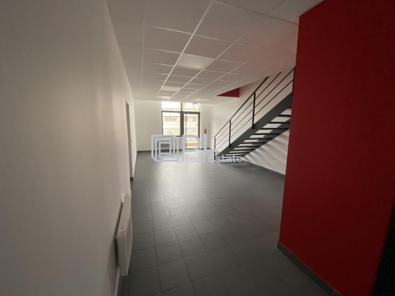 Entrepôt à louer à Bussy-Saint-Georges - 837 m²