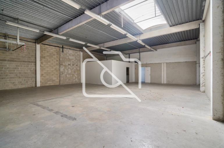 Entrepôt à louer à Lognes - 385 m²