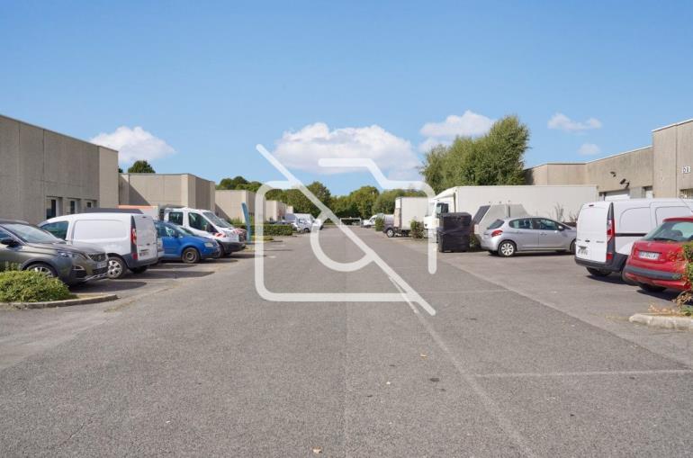 Entrepôt à louer à Lognes - 385 m²