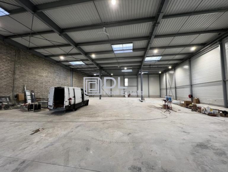 Entrepôt à louer à Viry-Châtillon - 2 687 m²