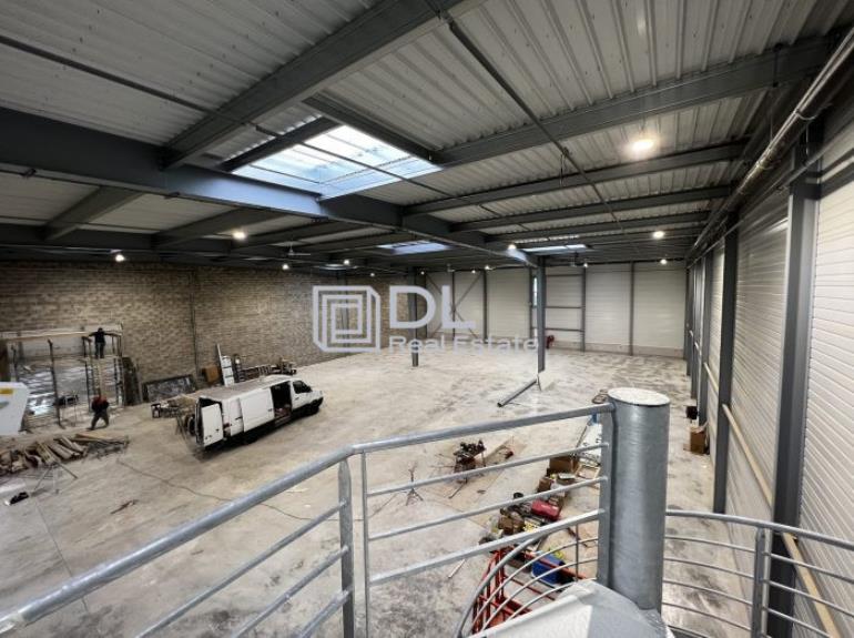 Entrepôt à louer à Viry-Châtillon - 2 687 m²
