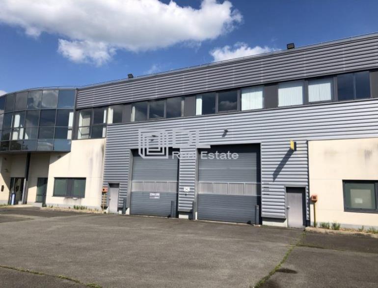 Entrepôt à louer à Magny-les-Hameaux - 4 410 m²