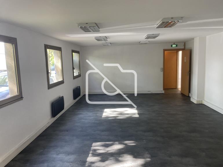 Entrepôt à louer à Neuilly-sur-Marne - 542 m²