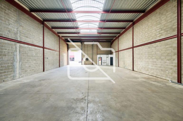 Entrepôt à louer à Bondoufle - 380 m²