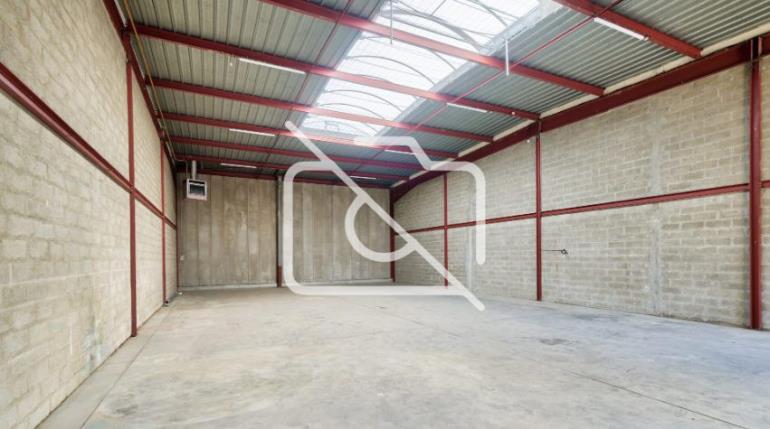Entrepôt à louer à Bondoufle - 380 m²