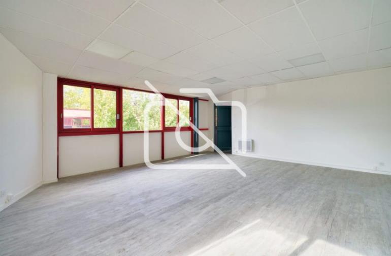 Entrepôt à louer à Bondoufle - 380 m²