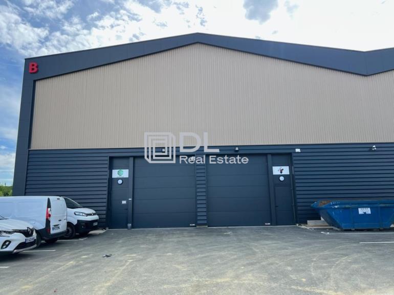 Entrepôt à vendre à Moissy-Cramayel - 421 m²