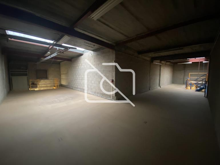 Entrepôt à louer à Fontenay-sous-Bois - 396 m²