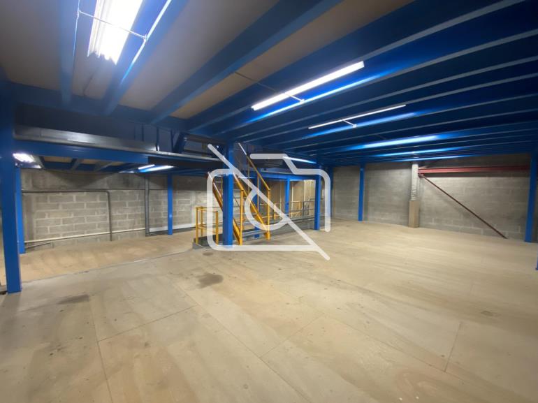 Entrepôt à louer à Fontenay-sous-Bois - 396 m²