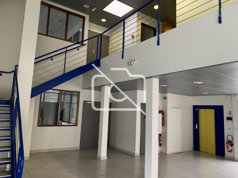 Entrepôt à vendre à Morangis - 2 200 m²