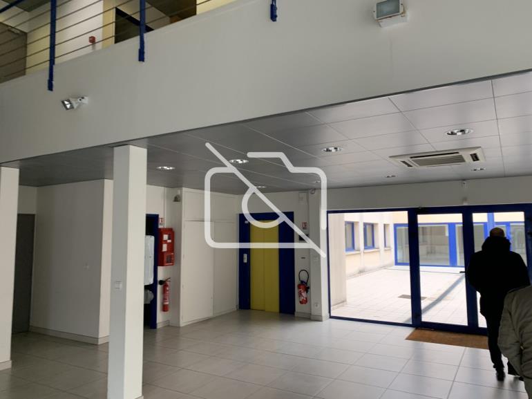 Entrepôt à vendre à Morangis - 2 200 m²