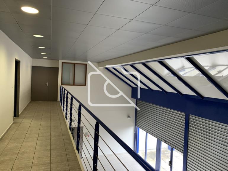 Entrepôt à vendre à Morangis - 2 200 m²