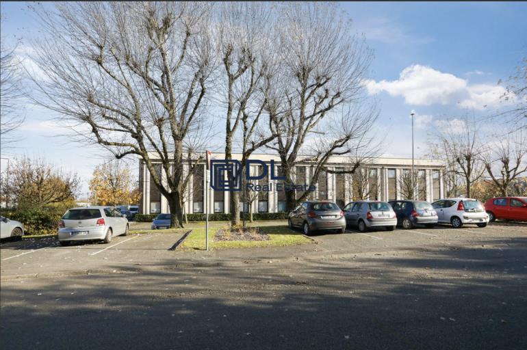 Entrepôt à louer à Villeneuve-d Ascq - 1 816 m²