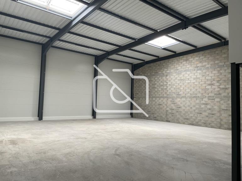Entrepôt à louer à Bondoufle - 394 m²