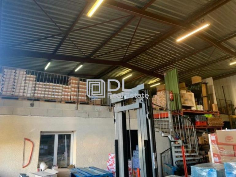Entrepôt à vendre à Servon - 350 m²