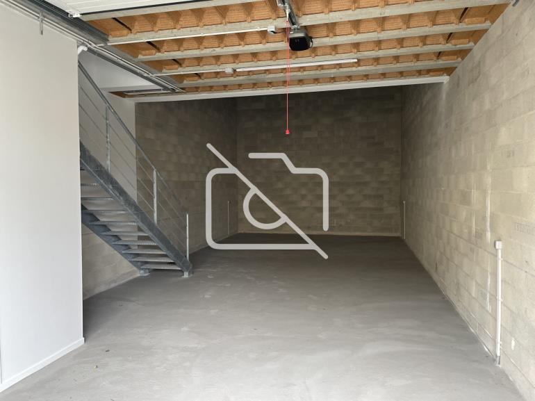 Entrepôt à louer à Ozoir-la-Ferrière - 110 m²