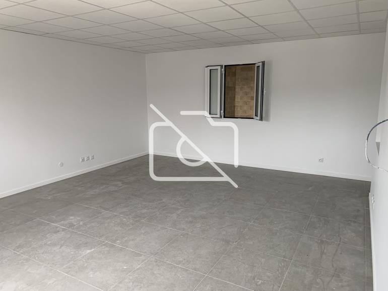 Entrepôt à louer à Ozoir-la-Ferrière - 110 m²