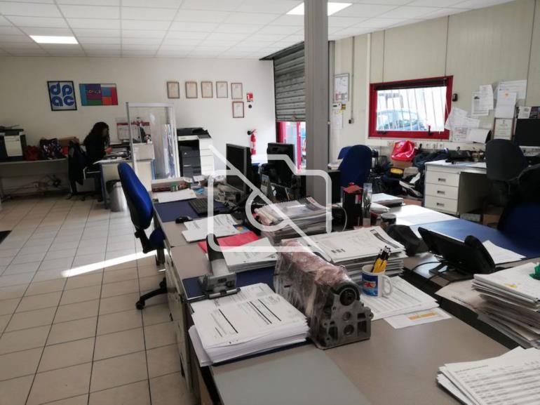 Entrepôt à louer à Saint-Soupplets - 892 m²