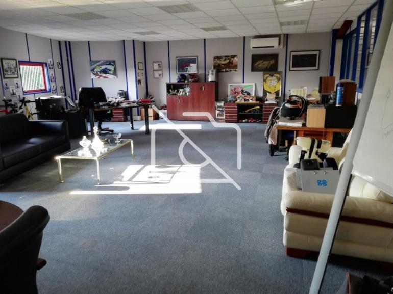 Entrepôt à louer à Saint-Soupplets - 892 m²