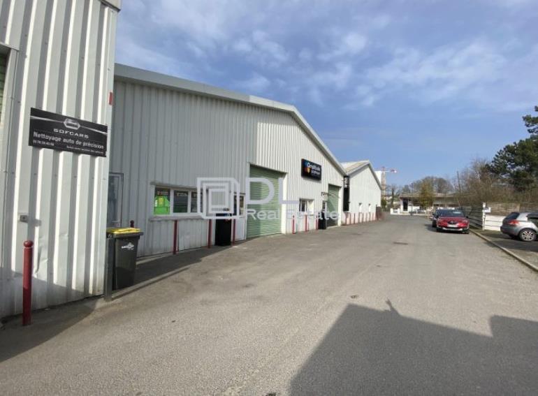Entrepôt à louer à Ozoir-la-Ferrière - 180 m²