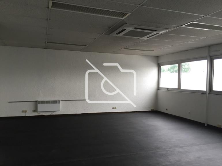 Entrepôt à louer à Chilly-Mazarin - 837 m²