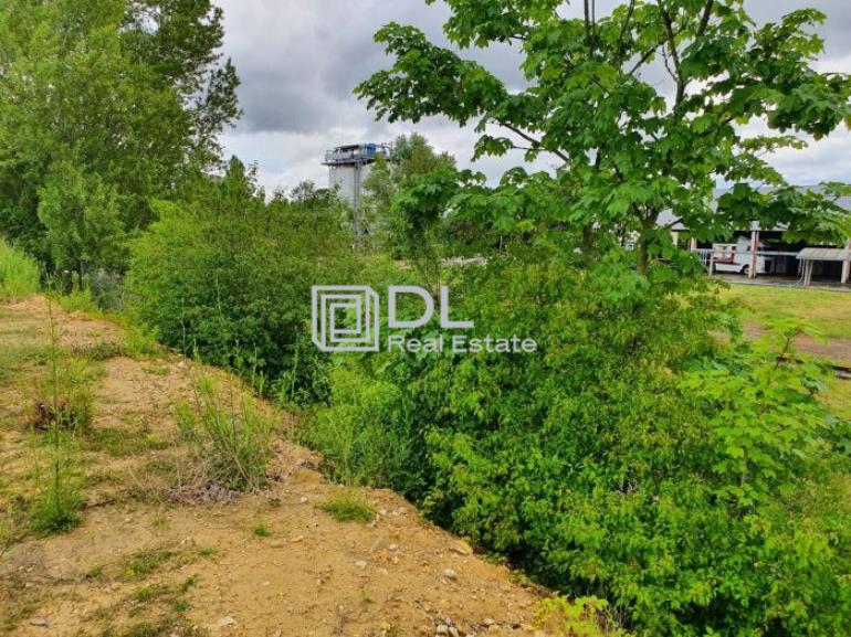 Terrain à louer à Chelles - 7 000 m²