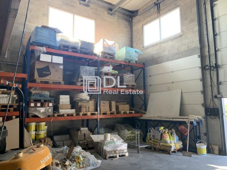 Entrepôt à louer à Crosne - 210 m²
