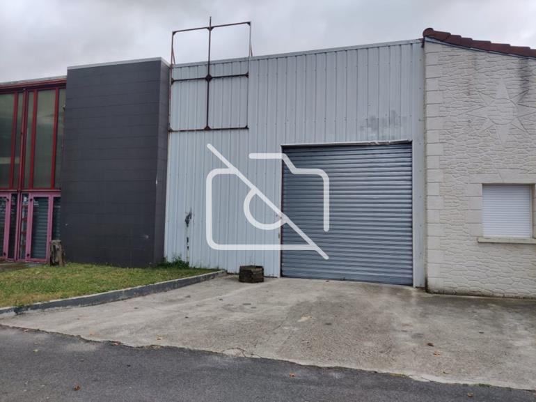 Entrepôt à vendre à Brie-Comte-Robert - 1 200 m²