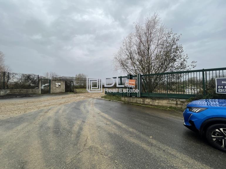 Terrain à louer à Chevry-Cossigny - 11 461 m²