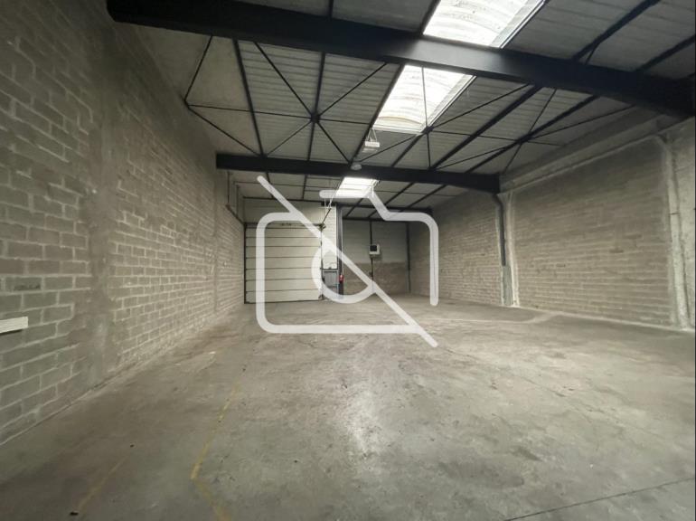 Entrepôt à louer à Alfortville - 1 100 m²