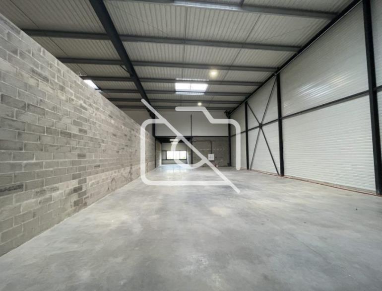 Entrepôt à vendre à Villebon-sur-Yvette - 493 m²