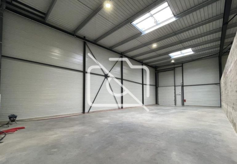 Entrepôt à vendre à Villebon-sur-Yvette - 493 m²