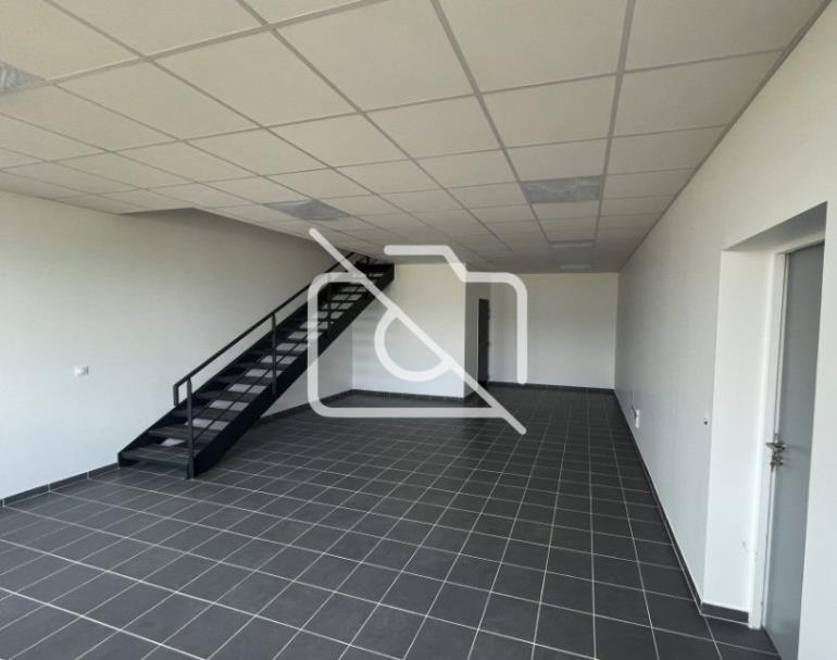 Entrepôt à vendre à Villebon-sur-Yvette - 493 m²