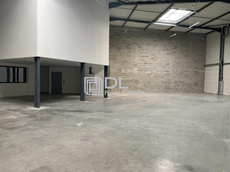 Entrepôt à louer à Grigny - 2 179 m²