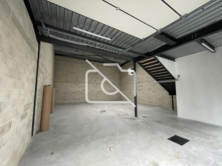 Entrepôt à louer à Bussy-Saint-Georges - 1 145 m²
