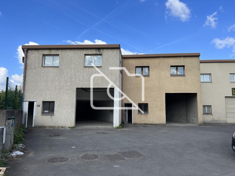 Entrepôt à vendre à Crosne - 320 m²