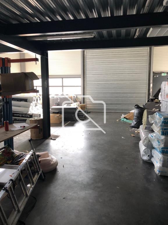 Entrepôt à louer à Brie-Comte-Robert - 400 m²