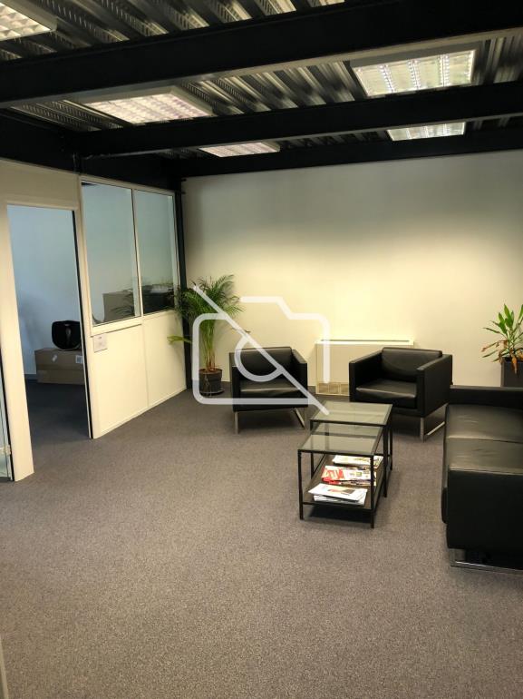 Entrepôt à louer à Brie-Comte-Robert - 400 m²