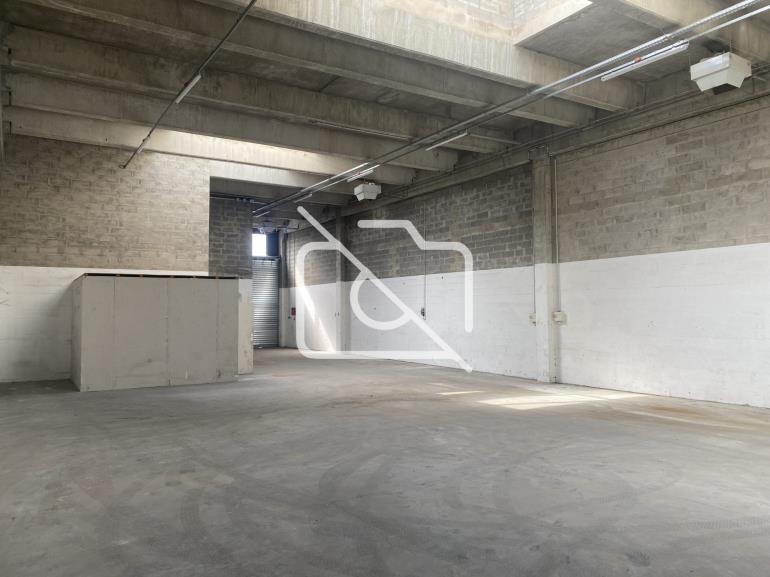 Entrepôt à louer à Aulnay-sous-Bois - 1 469 m²