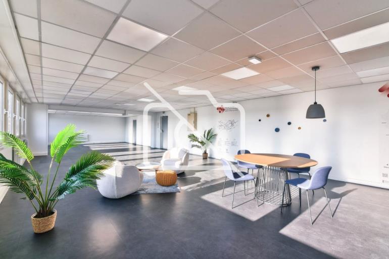 Entrepôt à louer à Aulnay-sous-Bois - 1 469 m²