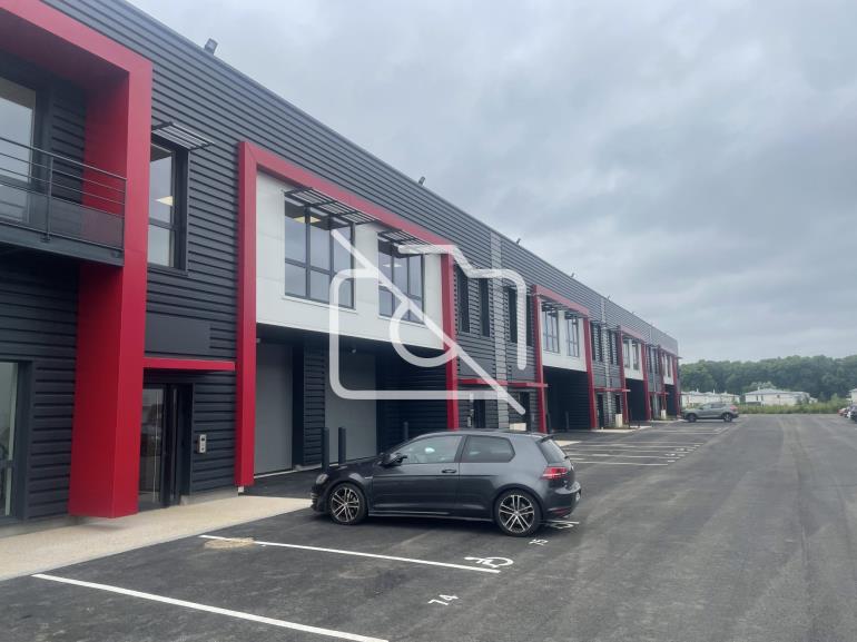 Entrepôt à louer à Ferrières-en-Brie - 2 827 m²